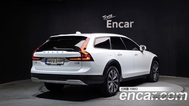 VOLVO V90 CROSS COUNTRY 2023 — 28 006 км, белый, Корея — под ключ — фото 2