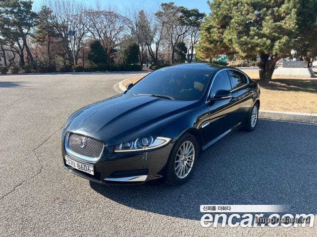 JAGUAR NEW XF 2014 — 182 000 км, чёрный, Корея — под ключ — фото 1