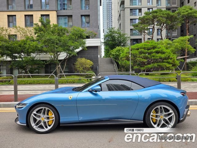 Ferrari Roma сбоку
