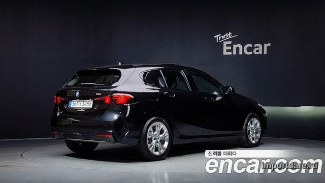 BMW 1 Series сбоку