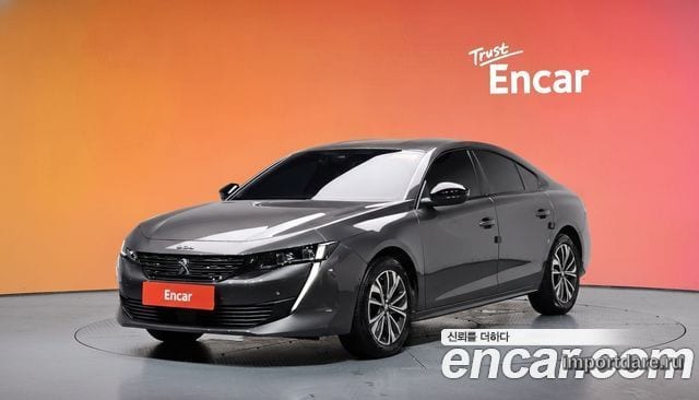 Peugeot 508 сбоку