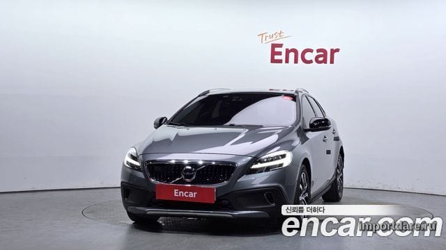 Volvo V40 Cross Country интерьер
