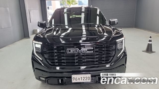 GMC Sierra спереди