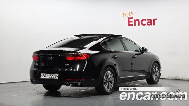Kia K7 Hybrid сбоку