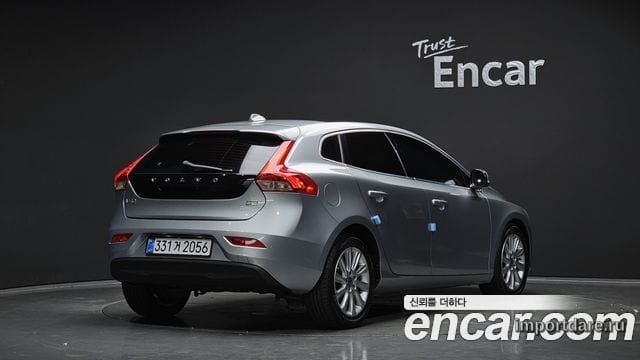 VOLVO V40 2015 — 164 717 км, серебристо-серый, Корея — под ключ — фото 2