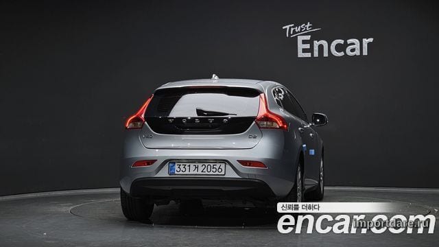 VOLVO V40 2015 — 164 717 км, серебристо-серый, Корея — под ключ — фото 4