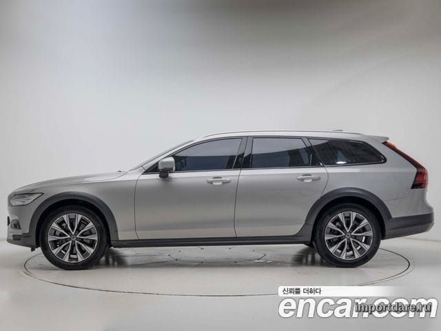 VOLVO V90 CROSS COUNTRY 2023 — 68 825 км, серебристо-серый, Корея — под ключ — фото 3