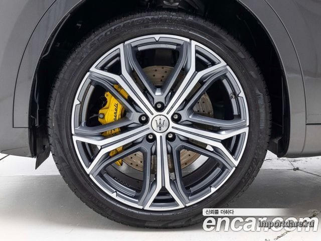 Maserati Levante детали
