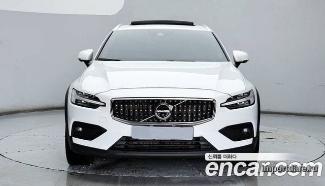 VOLVO V60 CROSS COUNTRY 2022 — 92 189 км, белый, Корея — под ключ — фото 3