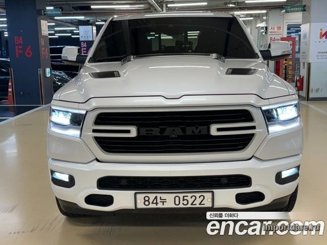 DODGE RAM PICKUP 2019 — 79 000 км, белый, Корея — под ключ — фото 1