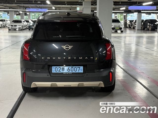 MINI Cooper Countryman Electric сзади