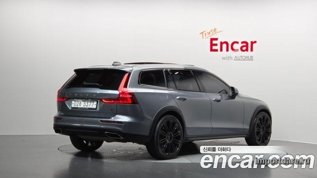 VOLVO V60 CROSS COUNTRY 2019 — 229 324 км, серый, Корея — под ключ — фото 2