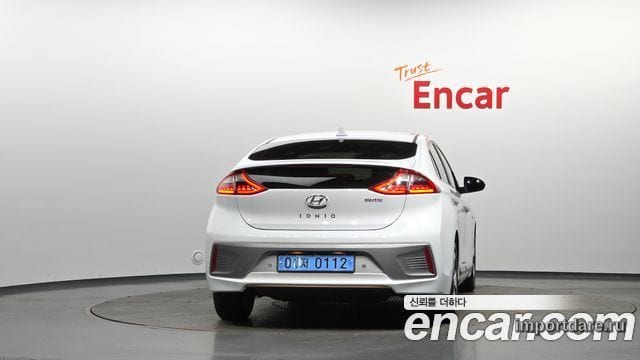 HYUNDAI IONIQ ELECTRIC 2017 — 124 136 км, белый, Корея — под ключ — фото 4