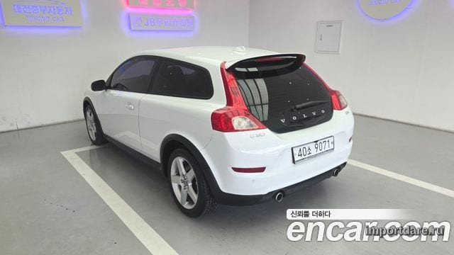 Volvo C30 интерьер