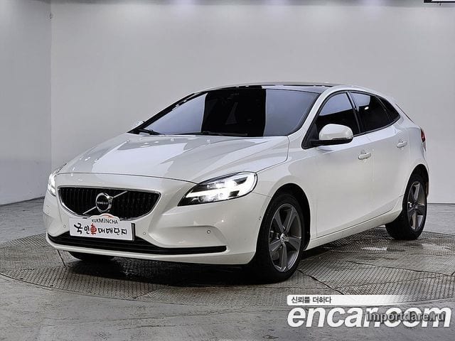 VOLVO V40 2018 — 114 141 км, белый, Корея — под ключ — фото 11