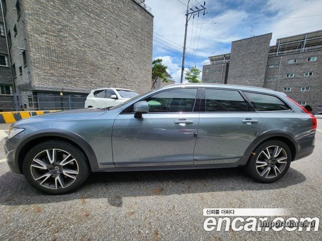 VOLVO V90 CROSS COUNTRY 2018 — 74 000 км, серый, Корея — под ключ — фото 3