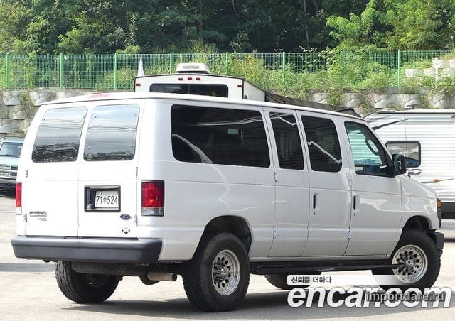 FORD E-Series сбоку