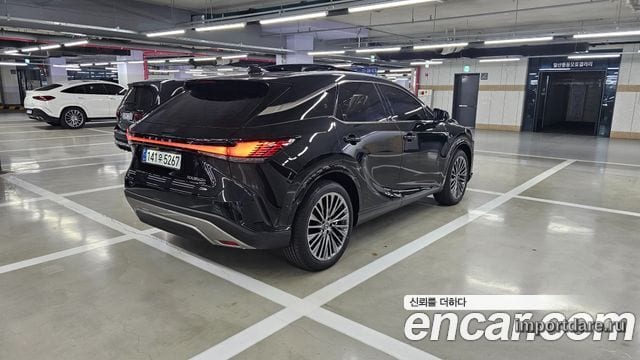 Lexus RX350H сбоку