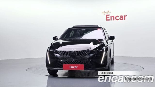 Peugeot 408 интерьер
