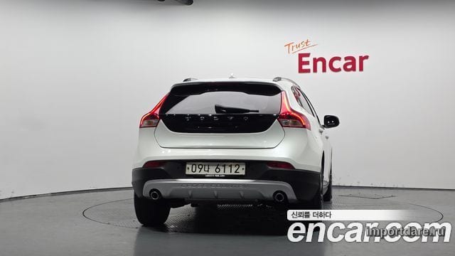 VOLVO V40 CROSS COUNTRY 2019 — 51 222 км, белый, Корея — под ключ — фото 4