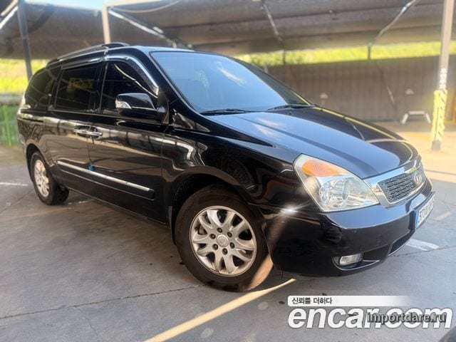 Kia Grand Carnival 2011