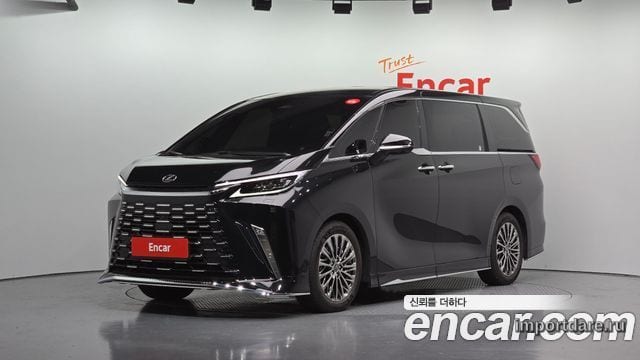 Lexus Lm спереди