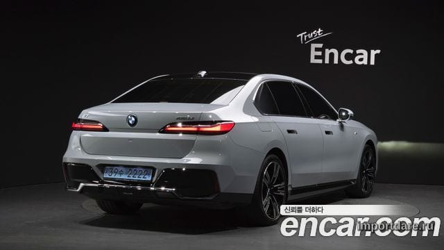 BMW I7 2024 — 42 966 км, светло-серебристый, Корея — под ключ — фото 1
