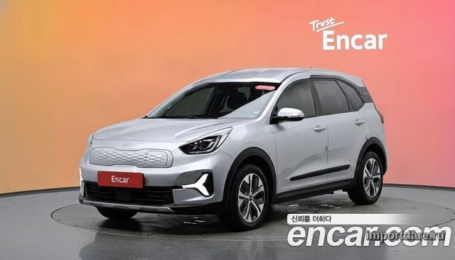 Kia Niro Plus сбоку