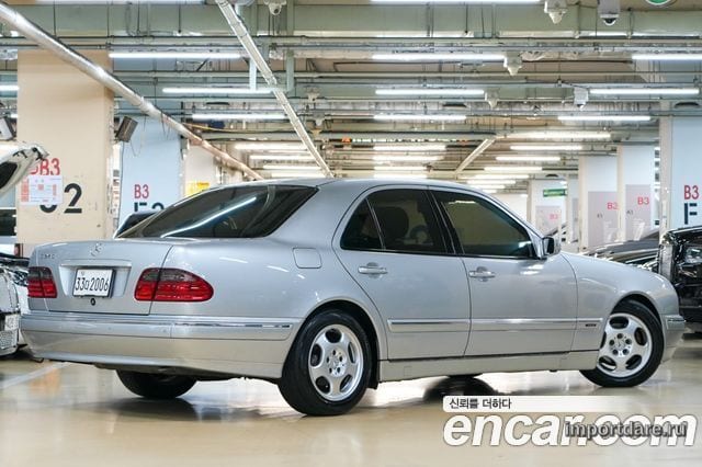 MERCEDES-BENZ E-CLASS W210 2002 — 131 383 км, серебристый, Корея — под ключ — фото 2
