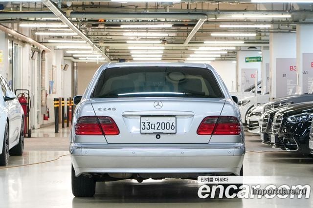 MERCEDES-BENZ E-CLASS W210 2002 — 131 383 км, серебристый, Корея — под ключ — фото 4