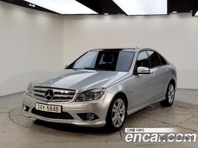 MERCEDES-BENZ C-CLASS W204 2010 — 93 800 км, серебристый, Корея — под ключ — фото 1