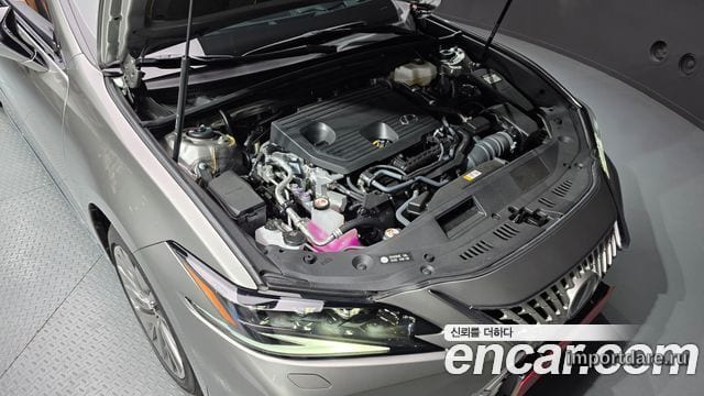 LEXUS ES300H 2026 — 2 468 км, серебристо-серый, Корея — под ключ — фото 6