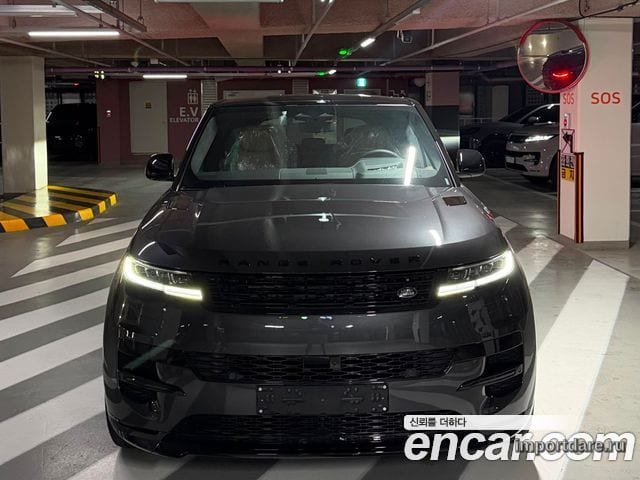 Land Rover Range Rover Sport сбоку