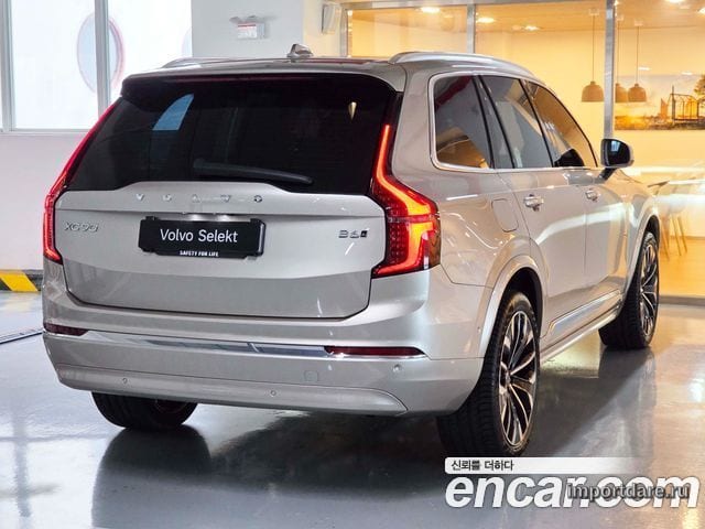 Volvo XC90 сбоку