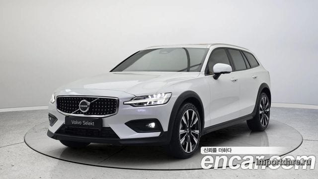 VOLVO V60 CROSS COUNTRY 2024 — 21 422 км, белый, Корея — под ключ — фото 1