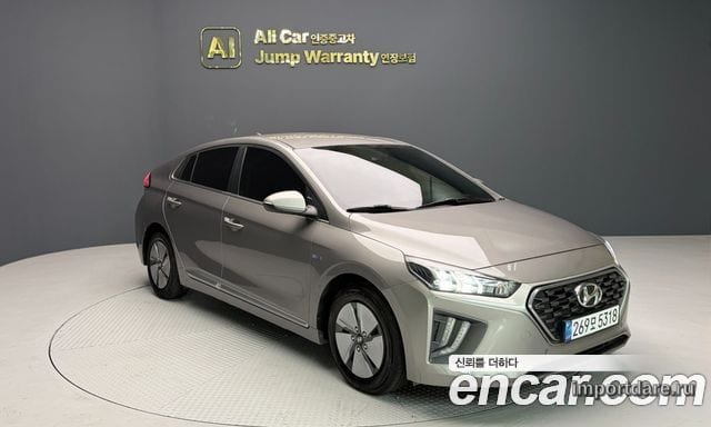 Hyundai Ioniq Hybrid сбоку
