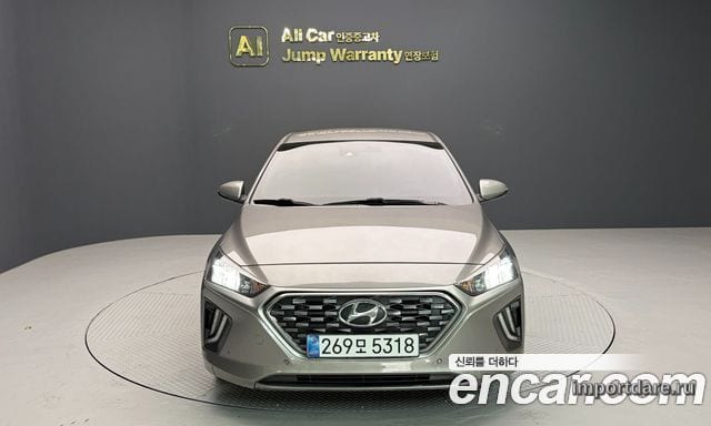 Hyundai Ioniq Hybrid интерьер