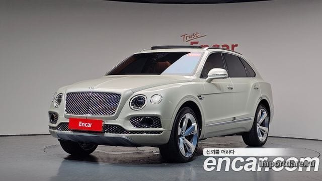 BENTLEY BENTAYGA 2018 — 38 696 км, белый-перламутр, Корея — под ключ — фото 1