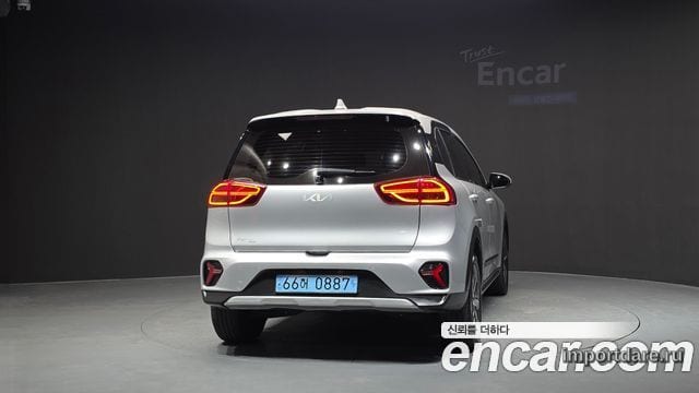 KIA NIRO PLUS 2024 — 27 067 км, серебристо-серый, Корея — под ключ — фото 4