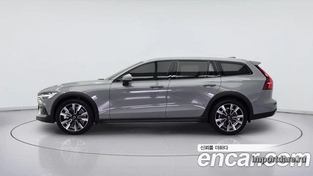 VOLVO V60 CROSS COUNTRY 2024 — 22 170 км, серебристо-серый, Корея — под ключ — фото 3