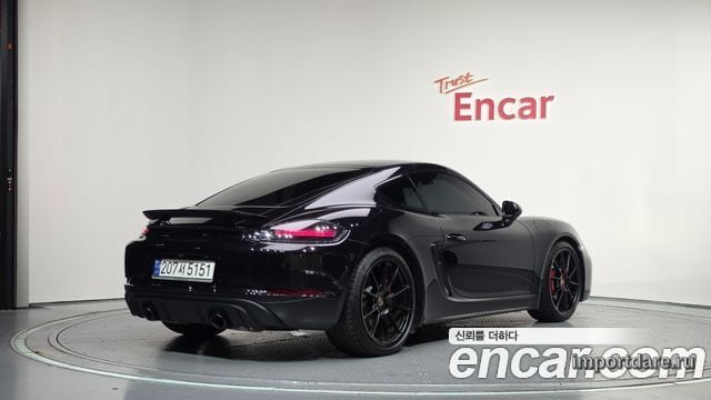 Porsche 718 Cayman сбоку