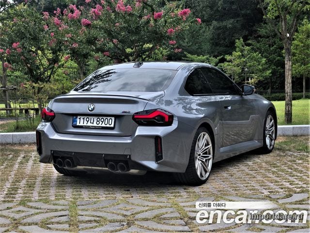 BMW M2 сбоку