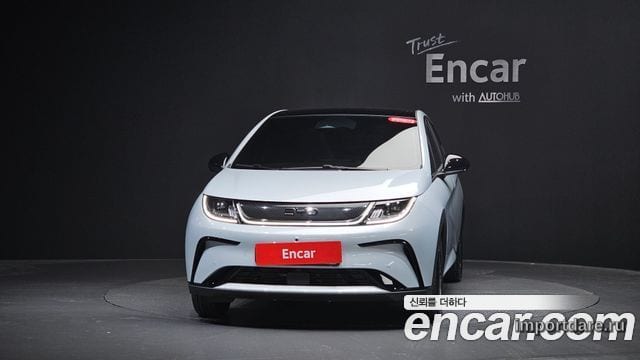 BYD Dolphin интерьер