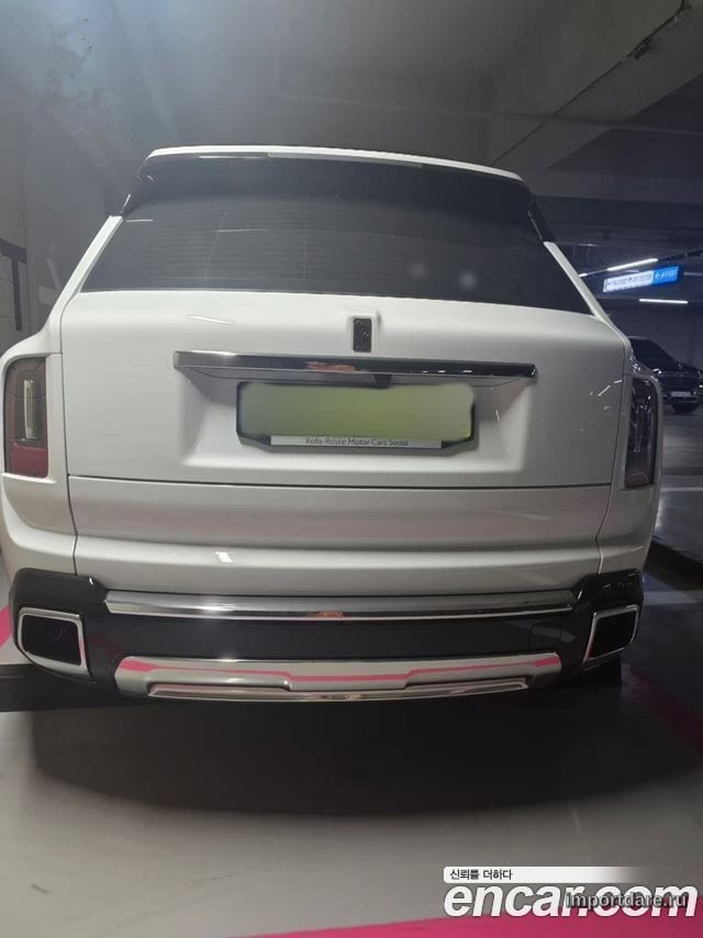 Rolls-royce Cullinan интерьер