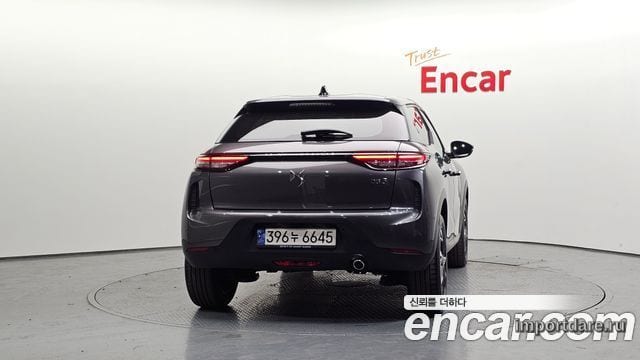 Citroen DS3 Cross сзади