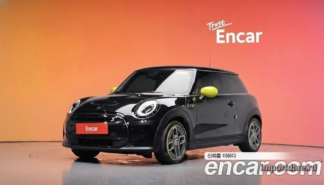 MINI COOPER ELECTRIC 2023 — 30 515 км, чёрный, Корея — под ключ — фото 2