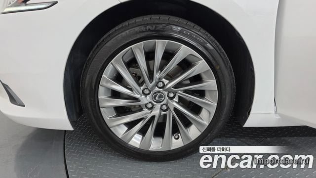 LEXUS ES300H 2023 — 60 322 км, белый, Корея — под ключ — фото 5