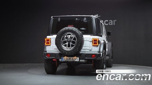Jeep Wrangler сзади