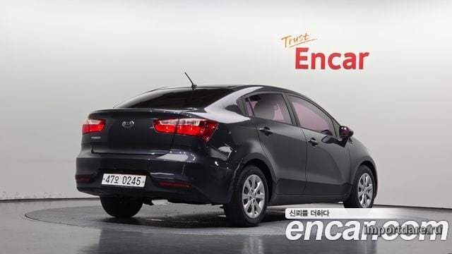 Kia Pride сбоку
