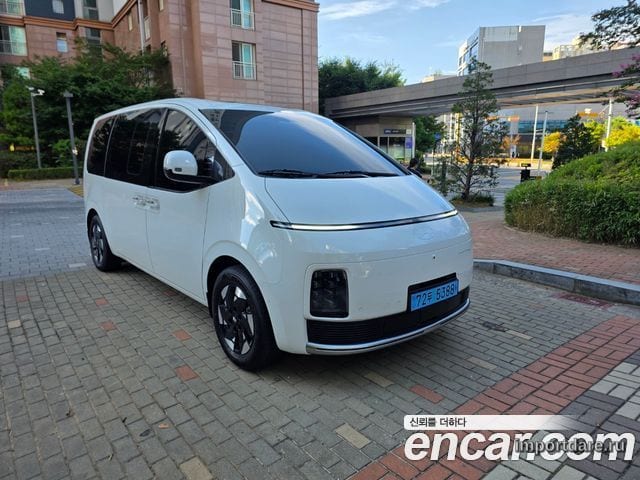 Hyundai Staria интерьер